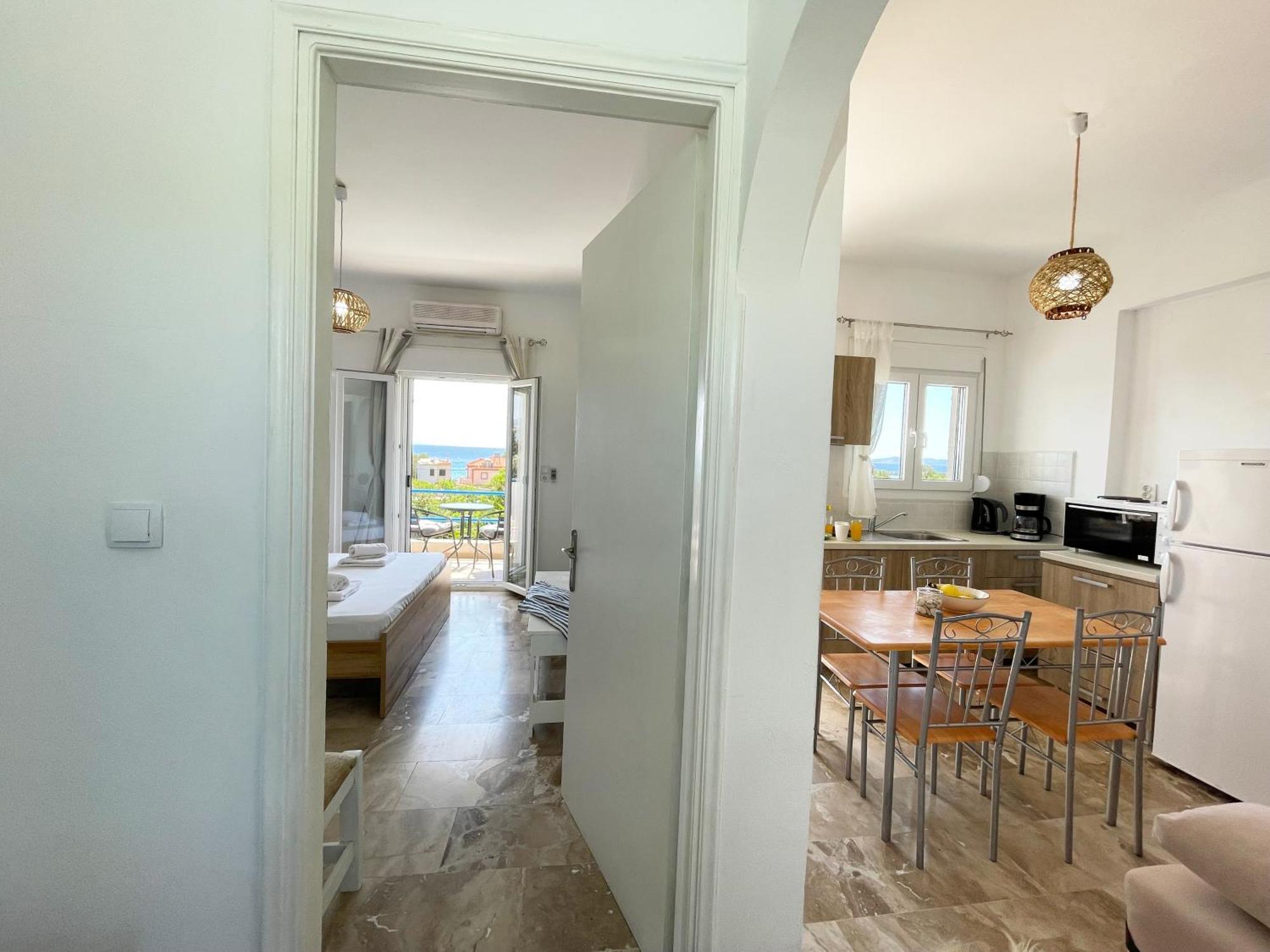 Odysseas Apartments 2 Marathókampos エクステリア 写真